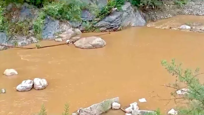 Himachal Weather Update: हिमाचल में भारी बारिश, बाढ़ से लोग परेशान।