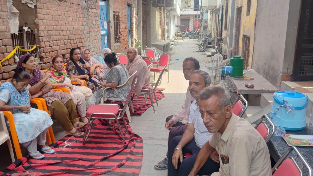 man dies after stabbing incident accused arrested father borrowed money and spent rs 1 crore on his treatment