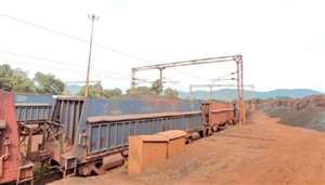 रेलवे साइडिग से लौह अयस्क परिवहन बंद