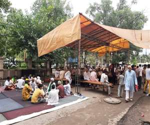 किसान आंदोलन में तंबुओं में सूनापन है तो बड़े-बड़े चूल्हे भी सूने पड़े हैं, जहां लजीज पकवान पकते थे