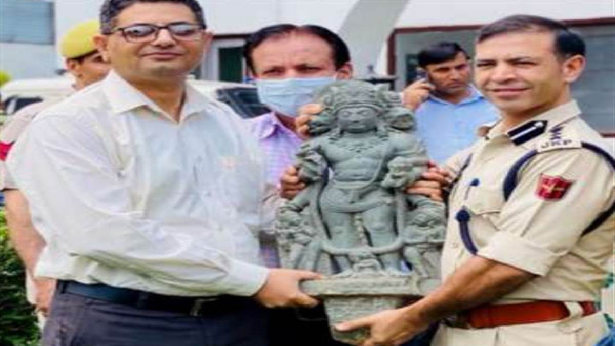 https://www.jagranimages.com/images/newimg/28072022/28_07_2022-vishnu_idol_found_in_budgam_22931099.jpg