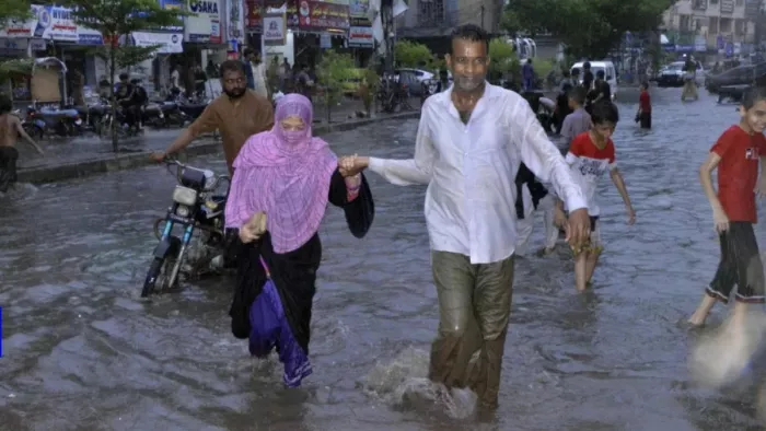 अफगानिस्तान में भारी बाढ़ की वजह से 47 लोगों की मौत।(फोटो सोर्स: जागरण)