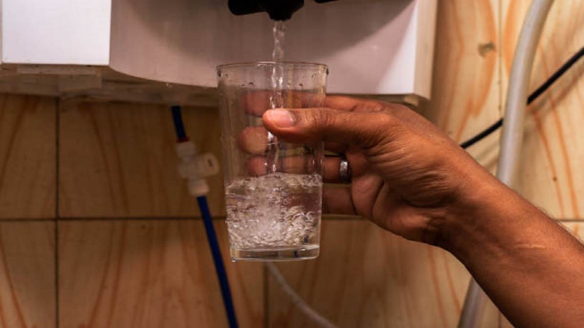 Water Purifier की अल्कलाइन मिनरलाइज़र तकनीक ने पानी की शुद्धता का गाड़ा झंडा, बेस्ट डिजाइन और कम कीमत उपलब्ध