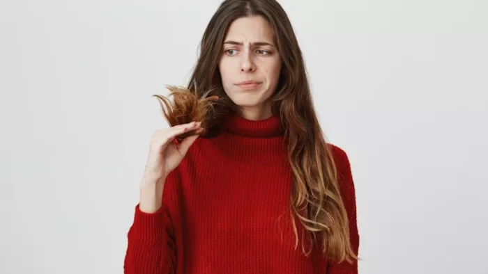 Hair Care Tips: बालों को डैमेज होने से इस तरह बचाएं