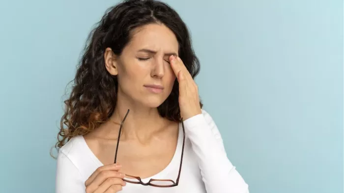 Eye Flu: आई फ्लू से बचने के लिए अपनाएं ये घरेलू उपाय