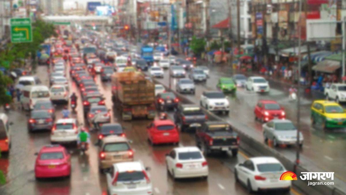 know the essential rules of the road while driving our vehicle