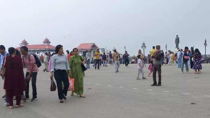 गर्मी से राहत पाने के लिए पहाड़ों का रुख कर रहे पर्यटक
