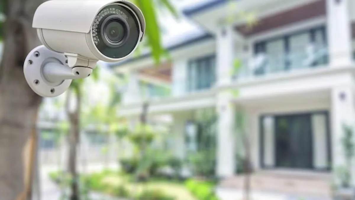 https://www.jagranimages.com/images/newimg/28072025/28_07_2025-cctv_camera_in_jammu_23996790.jpg