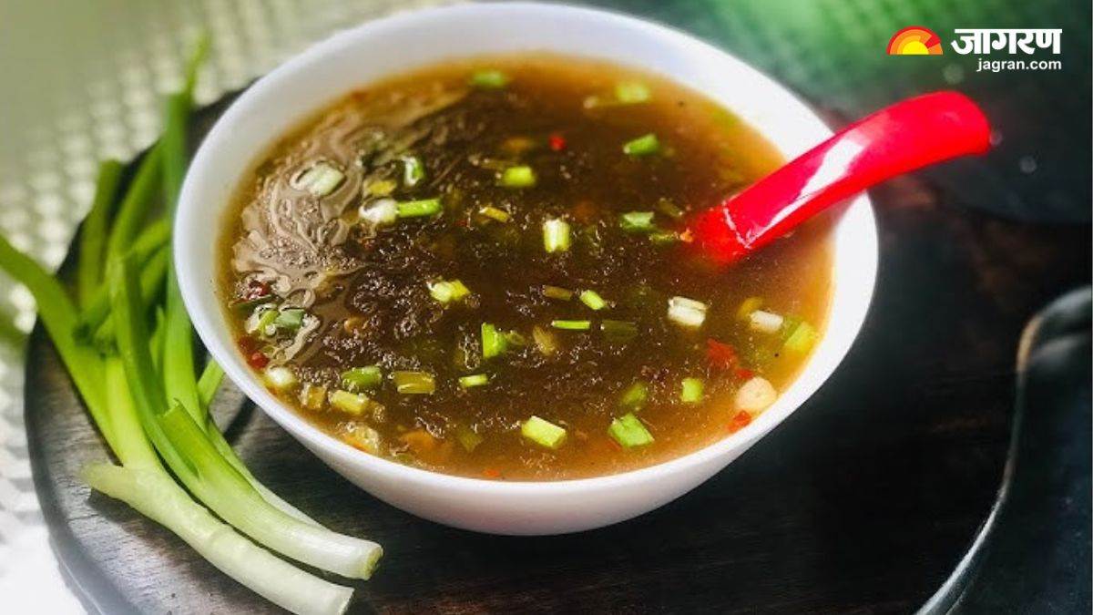 https://www.jagranimages.com/images/newimg/28072025/28_07_2025-ginger_garlic_soup_recipe_23996804.jpg