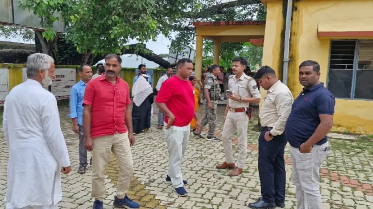 मां का इलाज कराने आया युवक ने की डॉक्टर के साथ की मारपीट, कर्मियों ने किया 2 घंटे ओपीडी सेवा बंद