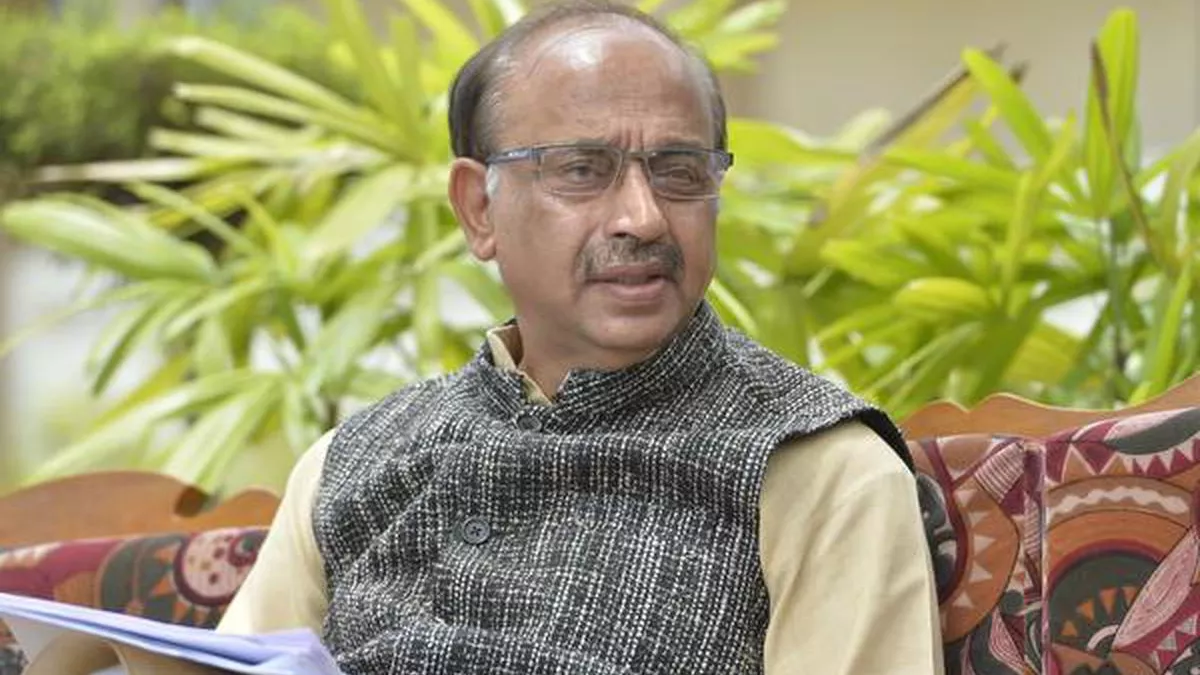 विचार: आवारा कुत्तों के आतंक से बेबस जनता, बच्चों, महिलाओं एवं बुजुर्गों को ज्यादा खतरा- विजय गोयल