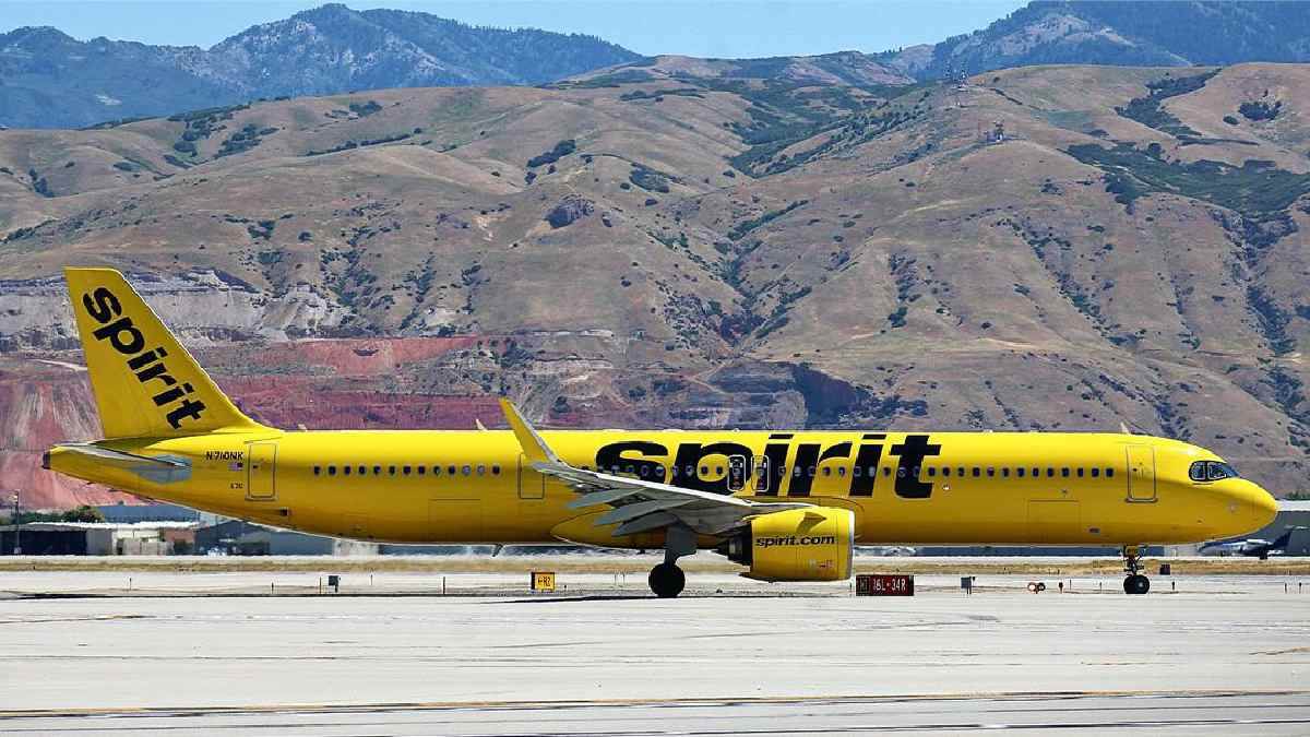 cosmetic surgery flight drama woman denied boarding despite medical clearance us miami spirit airlines