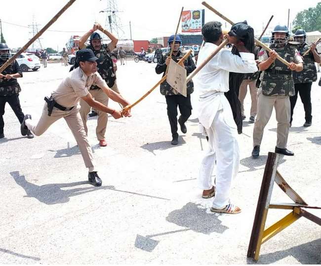 करनाल में किसानों पर हुए लाठीचार्ज की घटना की विपक्ष ने की निंदा