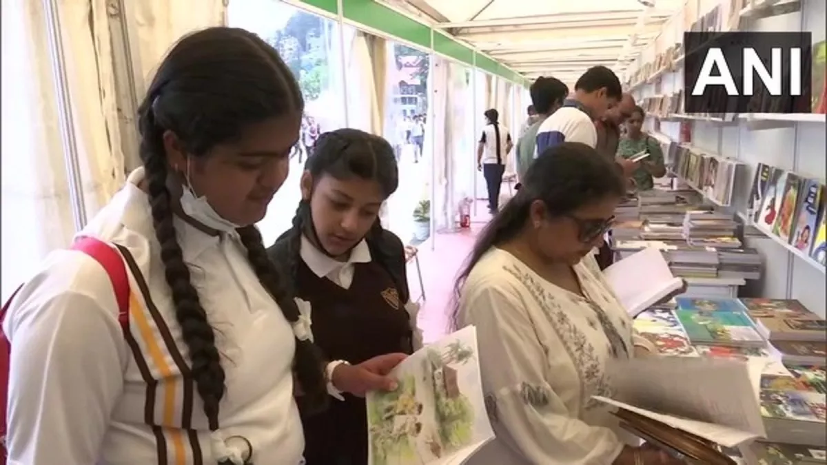 अंग्रेजी के मोह से मुक्त हो भारत, भारतीय भाषाओं को समृद्ध बनाने का लें प्रण