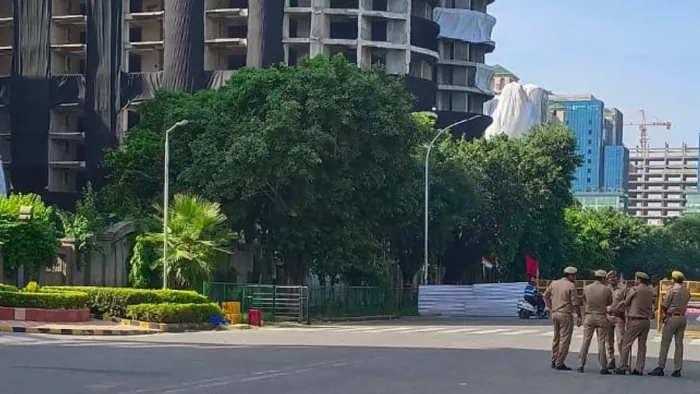 Supertech Twin Towers को आज 2.30 बजे गिरा दिया जाएगा। जागरण