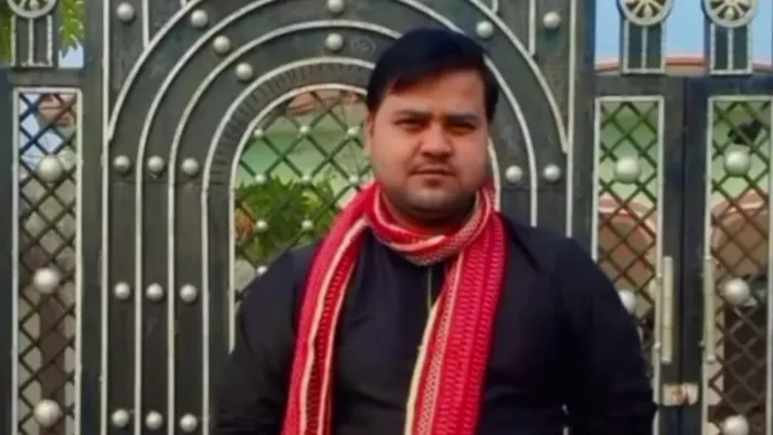 Mainpuri News: परिचालक ने की ट्रेन से कटकर आत्महत्या।