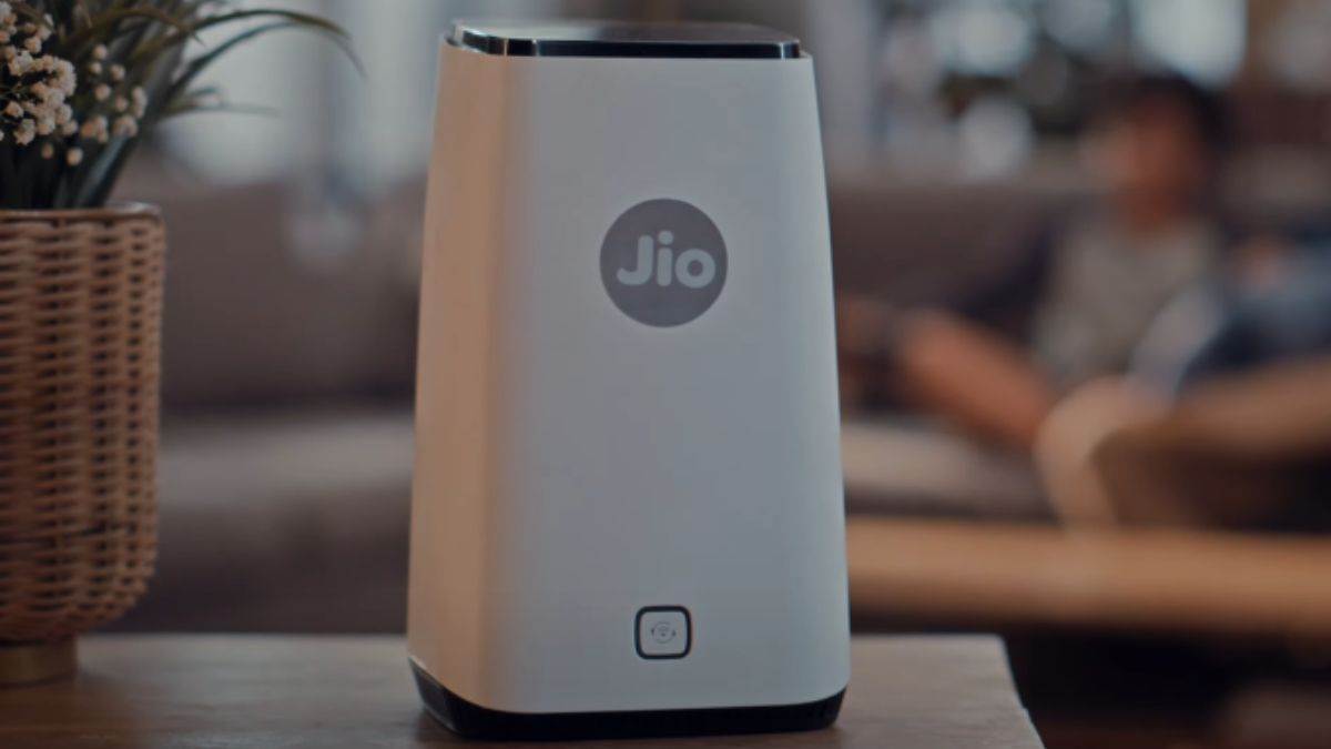 https://www.jagranimages.com/images/newimg/28082023/28_08_2023-jio_air_fiber_launched_23515150_151724510.jpg