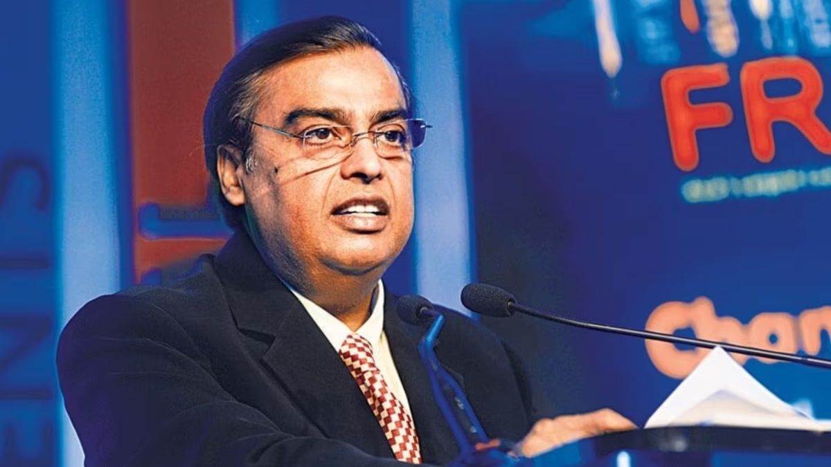 https://www.jagranimages.com/images/newimg/28082023/28_08_2023-reliance_agm_2023__23515377.jpg