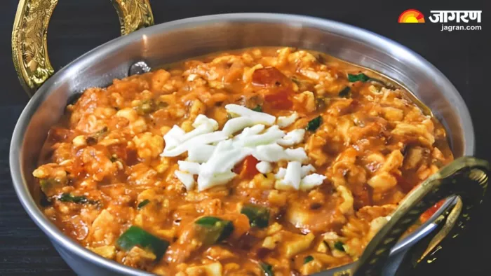 ढाबा स्टाइल पनीर भुर्जी बनाने के लिए फॉलो करें ये रेसिपी (Image Source: Freepik)