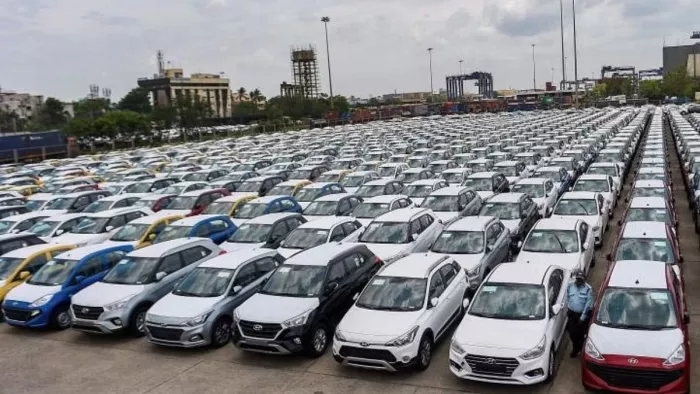 अगस्त 2024 में Passenger Vehicles की बिक्री घट सकती है।