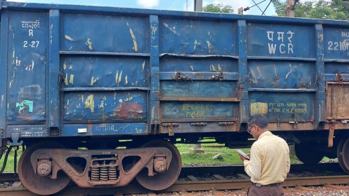 https://www.jagranimages.com/images/newimg/28082025/28_08_2025-bandamunda_rail_yard_24028484.jpg