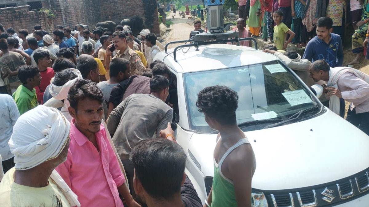 https://www.jagranimages.com/images/newimg/28082025/28_08_2025-car_24027903.jpg