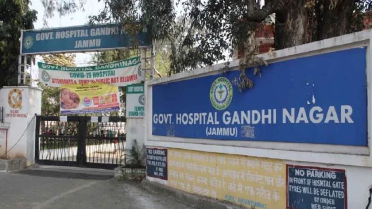 https://www.jagranimages.com/images/newimg/28082025/28_08_2025-gandhi_nagar_hospital_24028268.jpg