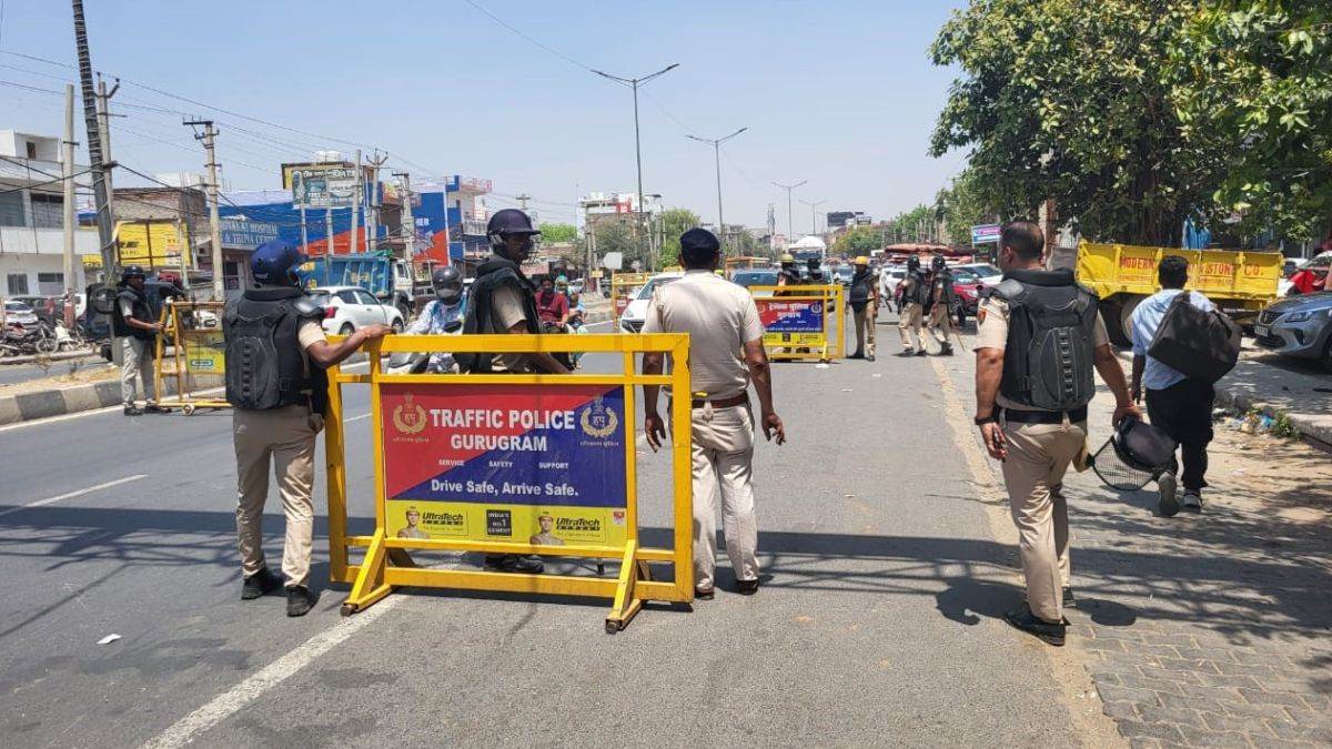 https://www.jagranimages.com/images/newimg/28082025/28_08_2025-gurugram_traffic_24027630.jpg