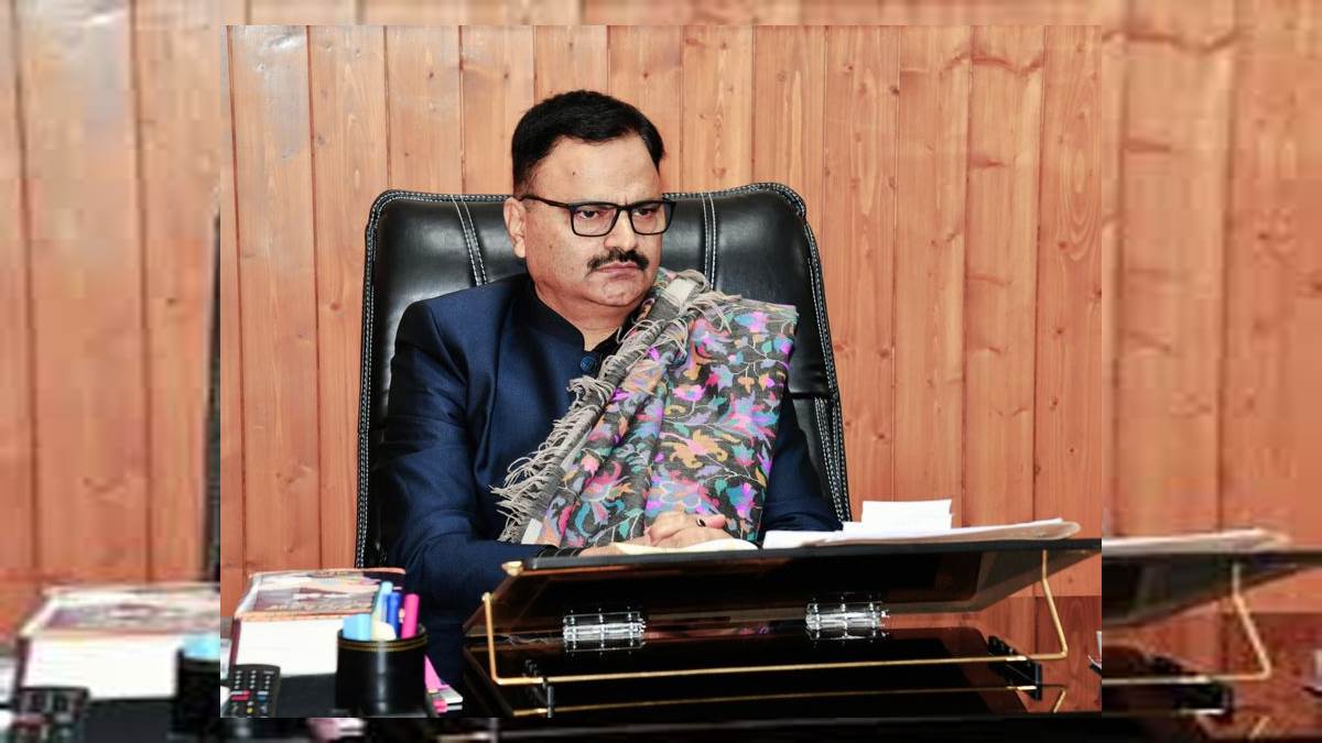 https://www.jagranimages.com/images/newimg/28082025/28_08_2025-javed_ahmed_mir_24027755.jpg
