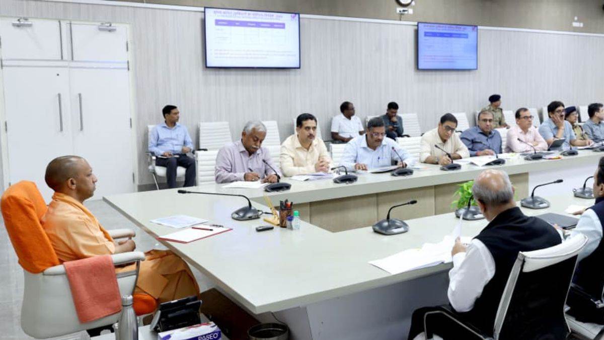 https://www.jagranimages.com/images/newimg/28082025/28_08_2025-labour_review_dainik_jagran__24028094.jpg