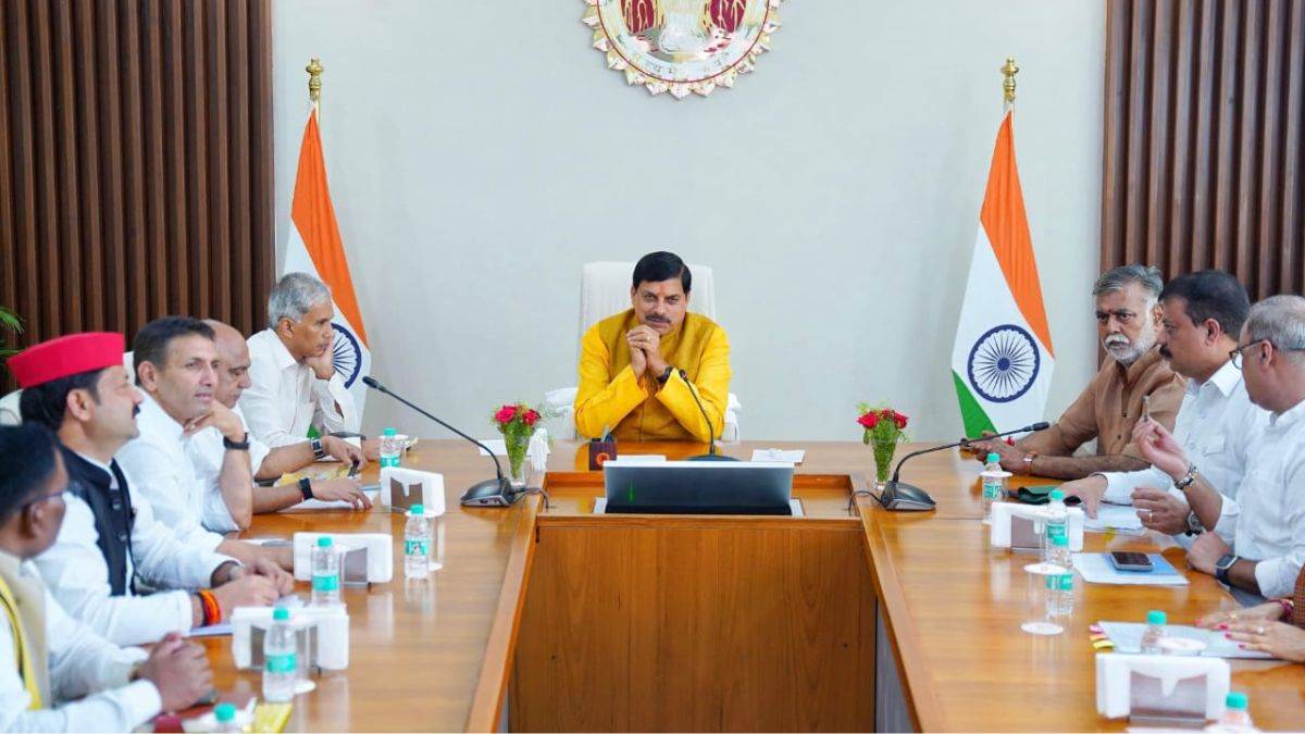 https://www.jagranimages.com/images/newimg/28082025/28_08_2025-mohan_1_24028051.jpg