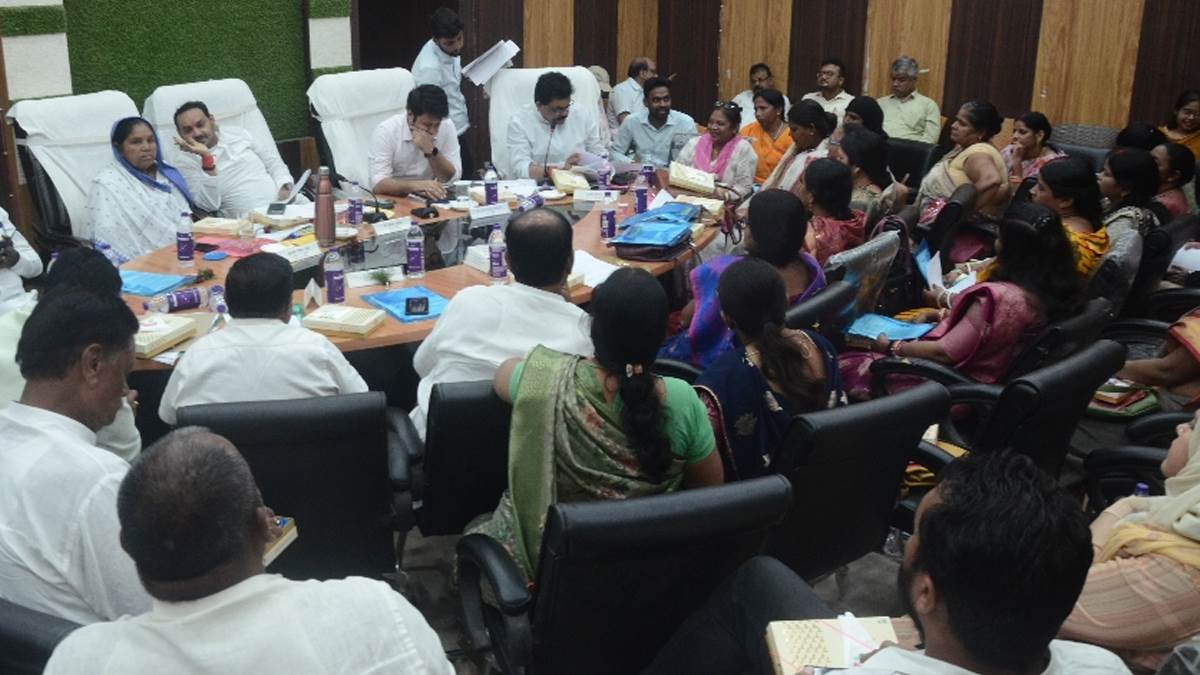 https://www.jagranimages.com/images/newimg/28082025/28_08_2025-nagar_nigam_24028147.jpg