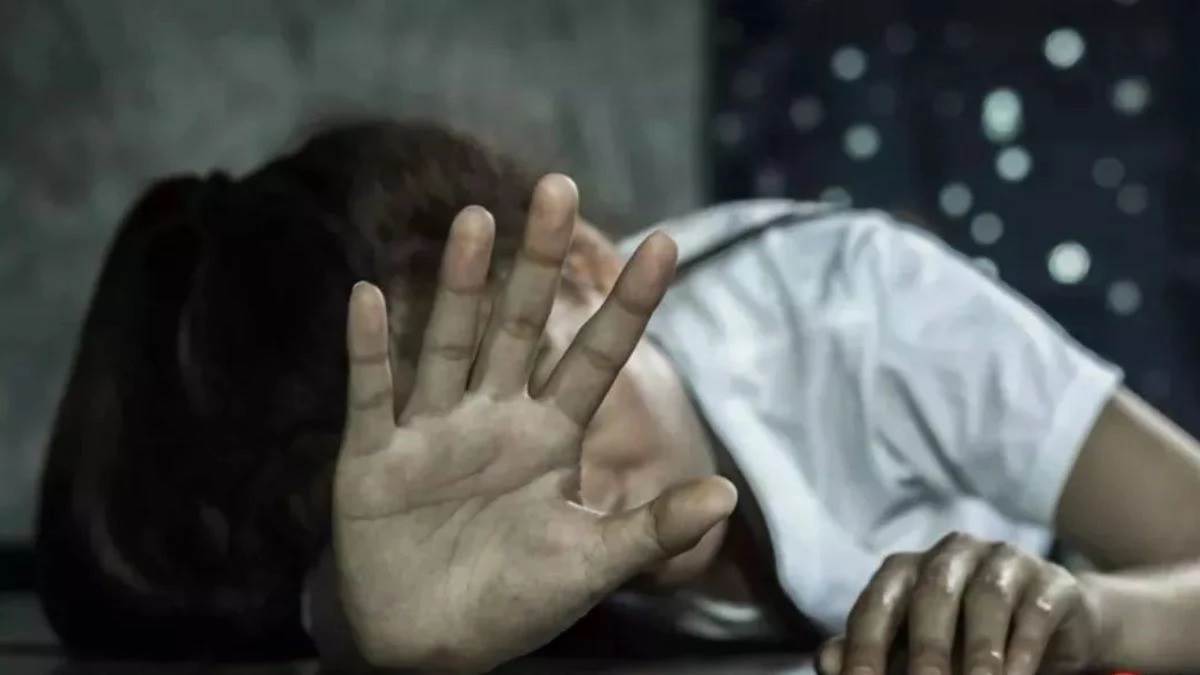 https://www.jagranimages.com/images/newimg/28082025/28_08_2025-rape_and_video_dainik_jagran_24027749.jpg