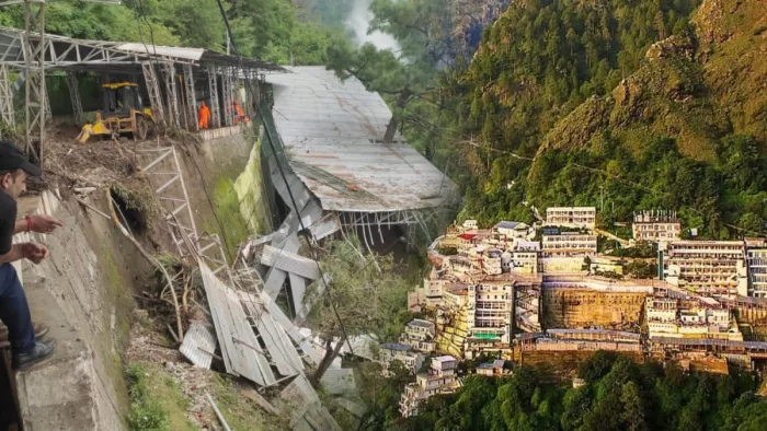 वैष्णो देवी भवन रास्ते पर भूस्खलन से 34 मौत (जागरण फोटो)