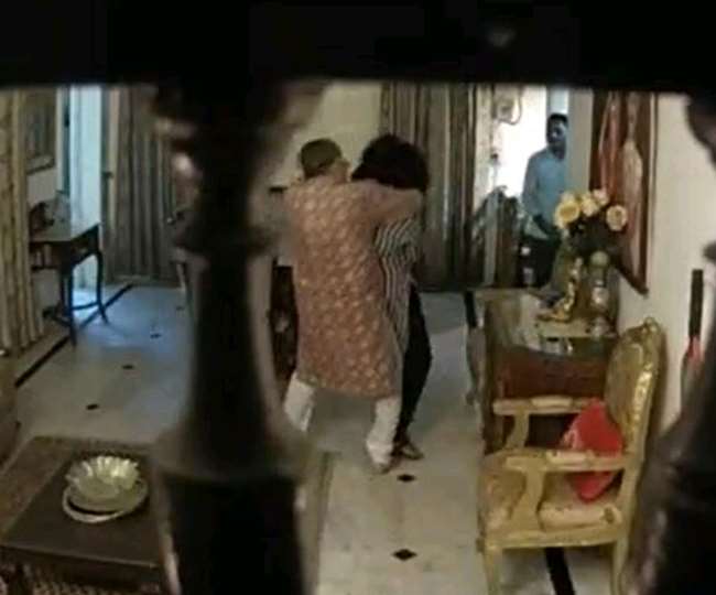Madhya Pradesh wife caught dg purushottam sharma with other woman video  viral