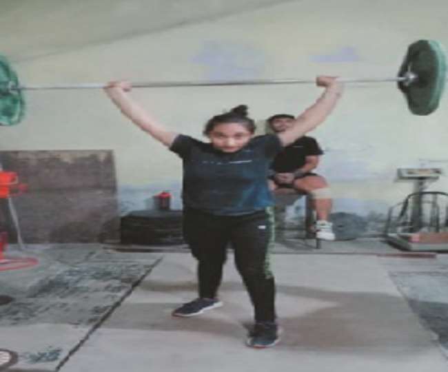 powerlifting player radhika used to lift younger brother on shoulder in panipat coach advised to do powerlifting
