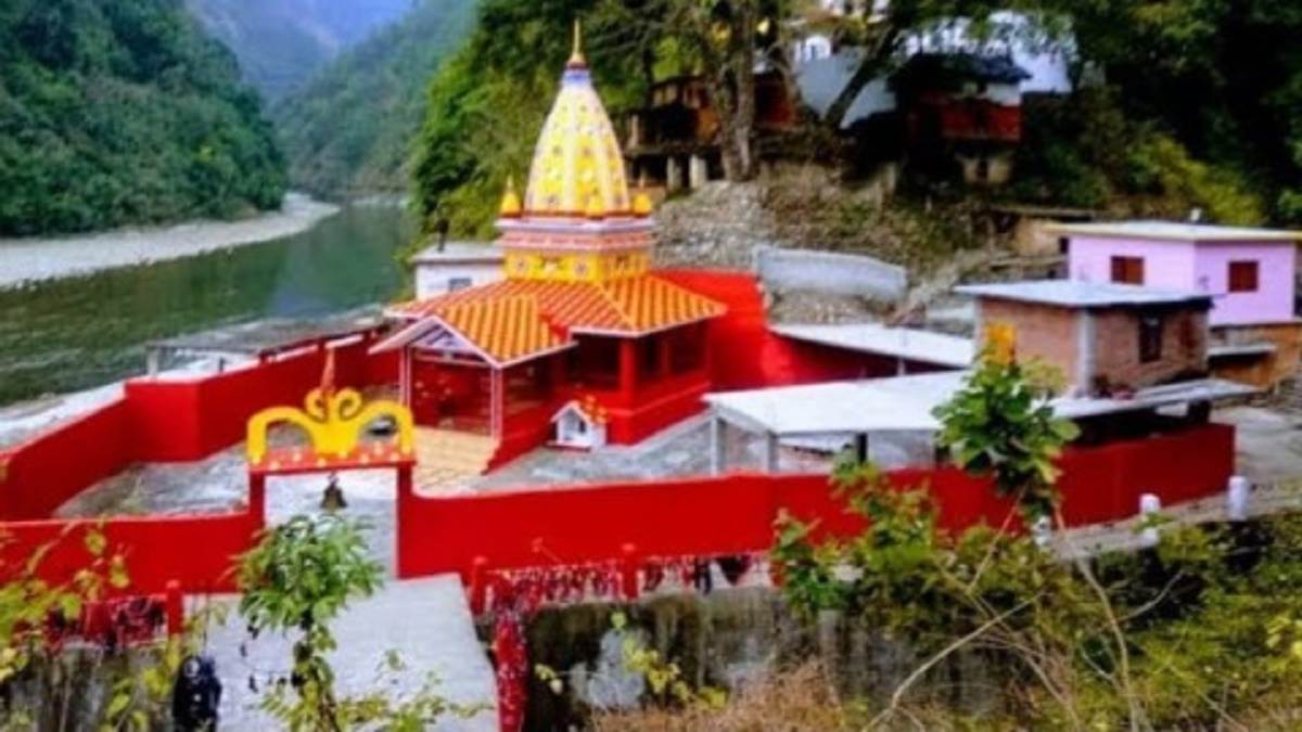 https://www.jagranimages.com/images/newimg/28092022/28_09_2022-chandika_devi_temple_23105739.jpg