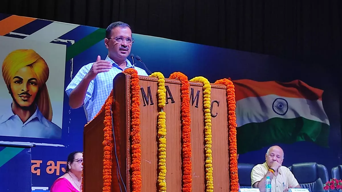 कार्यक्रम में बोलते हुए दिल्ली के सीएम अरविंद केजरीवाल। फोटो- जागरण।