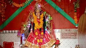 Shardiya Navratri 2022:पौड़ी जनपद में जिला मुख्‍यालय से करीब नौ किलोमीटर दूरी पर सिद्वपीठ मां वैष्णो देवी का मंदिर है