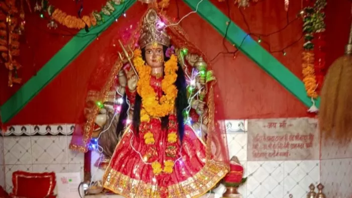 Shardiya Navratri 2022:पौड़ी जनपद में जिला मुख्यालय से करीब नौ किलोमीटर दूरी पर सिद्वपीठ मां वैष्णो देवी का मंदिर है