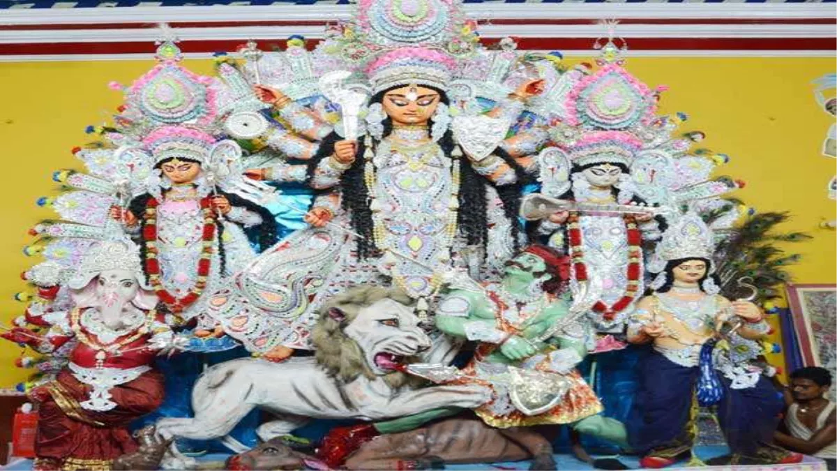 Durga Puja in Varanasi : दो सौ पूजा पंडालों में से सिर्फ 47 ने लिया एनओसी, आग से बचाव की दी जा रही जानकारी