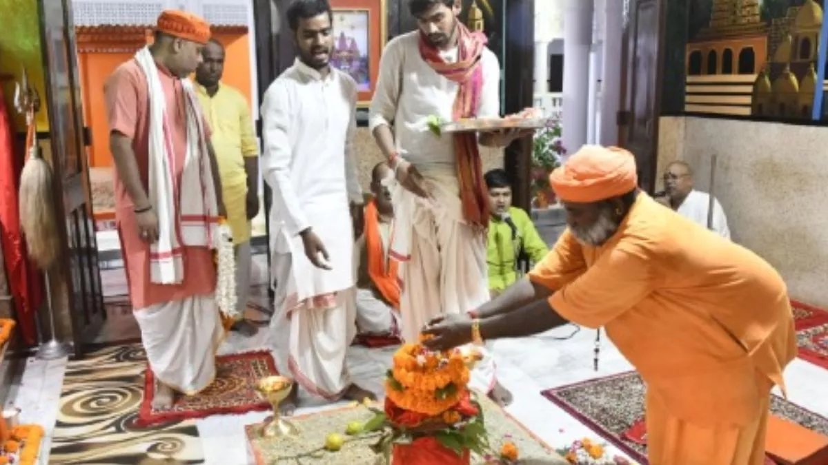 ब्रह्मचारिणी की आराधना के साथ योगी आदित्यनाथ ने किया देव-विग्रहों का पूजन, गोरखनाथ मंदिर के शक्तिपीठ में हुई है कलश स्थापना