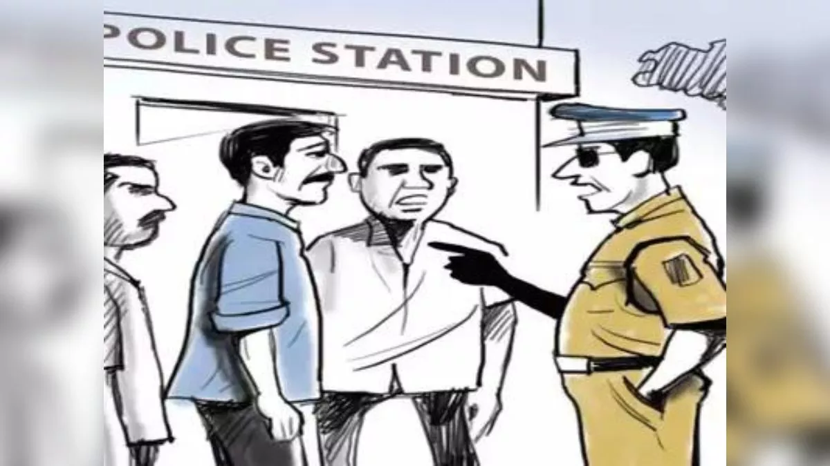 Jharkhand Crime: लोहरदगा शहर में लगातार हो रही चोरियों का पुलिस ने किया पर्दाफाश, चार गिरफ्तार; कई सामान बरामद