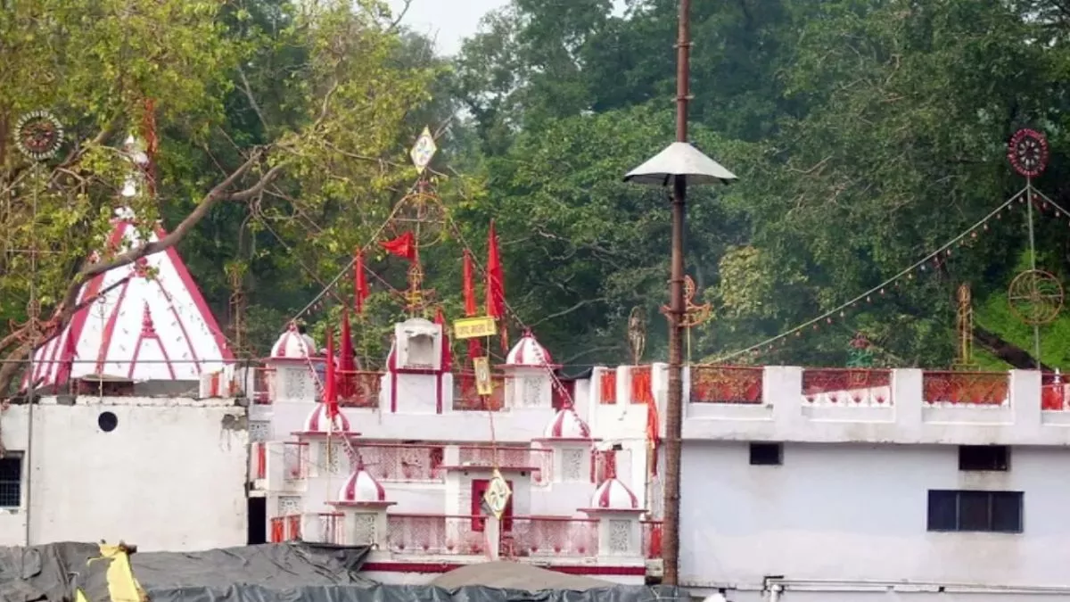 Shardiya Navratri 2022: नवरात्र पर चले आइए मां शाकंभरी देवी के मंदिर, माता के दरबार में पूरी होती है भक्‍तों की मुराद