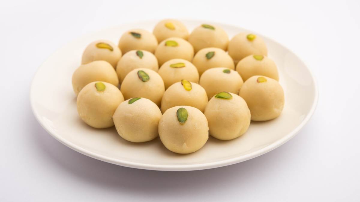 navratri 2022 bhog doodh se bani mithai ka lagaye maa durga ko bhog
