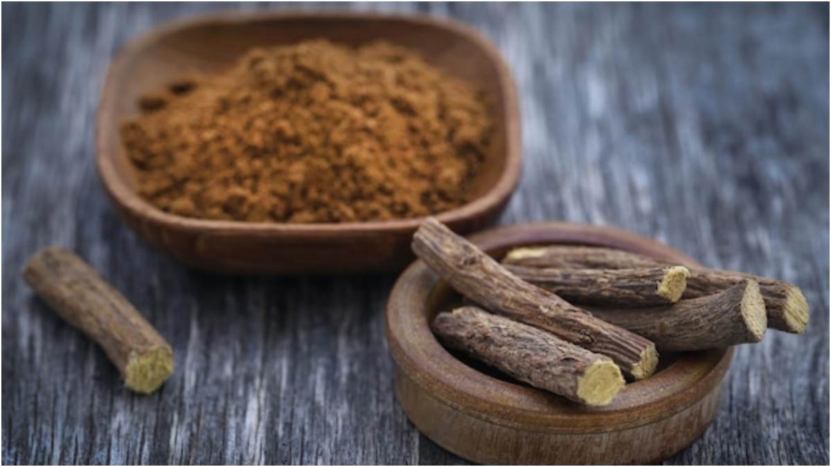 Mulethi Benefits कब्ज़ दूर करने से लेकर खांसी छूमंतर करने तक, जानें