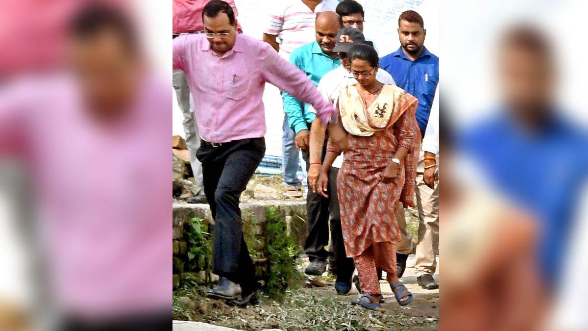 वार्ड व बेड की हालत पर भी डीएम ने असंतोष प्रकट किया। फोटो: जागरण