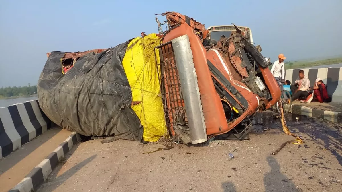 Road Accident in Lakhimpur: लखीमपुर हादसे में मरने वालों की संख्‍या हुई 10, ट्रक और बस में हुई थी भ‍िड़ंत
