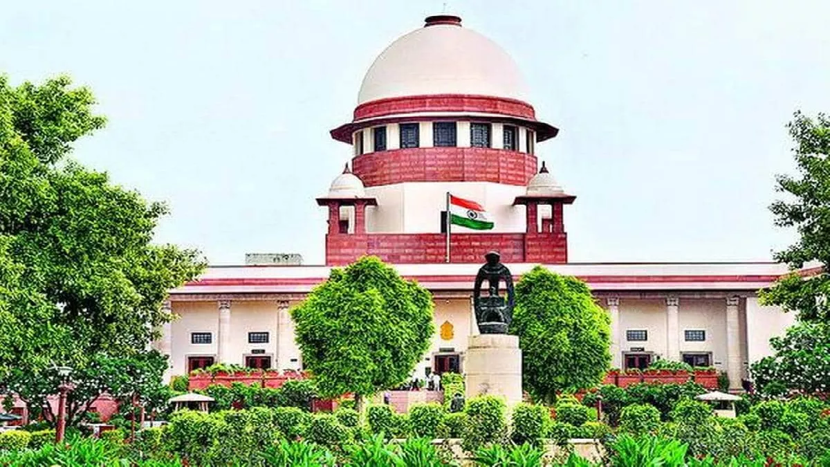 गंभीर अपराध के आरोपितों के चुनाव लड़ने पर रोक की मांग, SC ने केंद्र और आयोग को जारी किया नोटिस