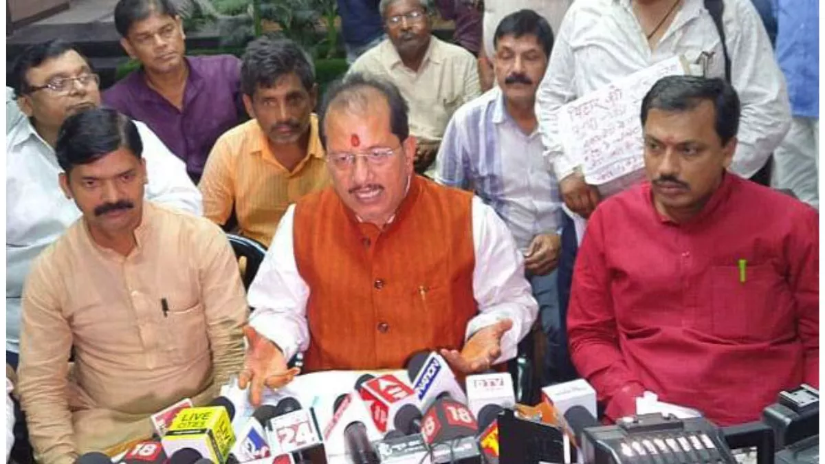 बिहार के अफसर नहीं मानते सीएम नीतीश कुमार की बात, नेता प्रतिपक्ष विजय सिन्‍हा ने लगाया आरोप